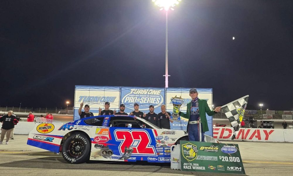 Kyle Steckly Wins Masters of the Pros at Owosso