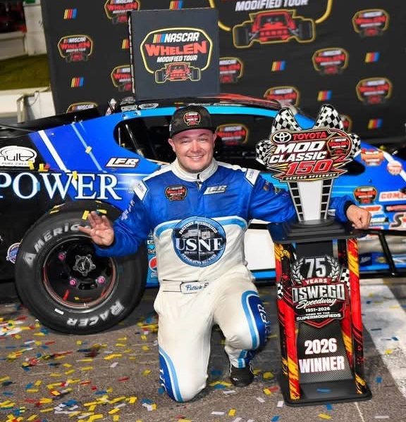 Emerling Dominates at Oswego in NASCAR Modified Tour